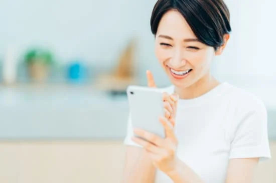 男女有料のマッチングアプリを利用している30代女性