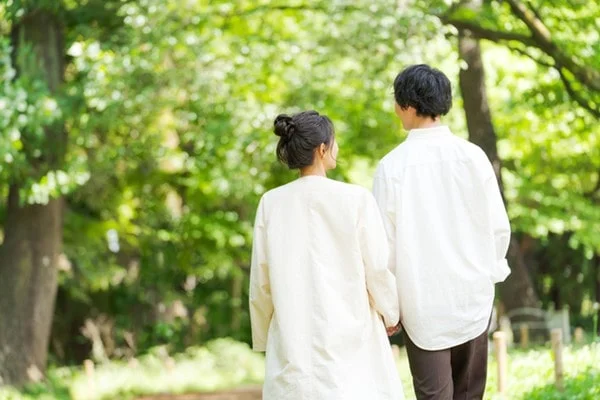 男女カップルの画像